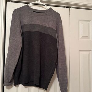 Men’s gray sweater